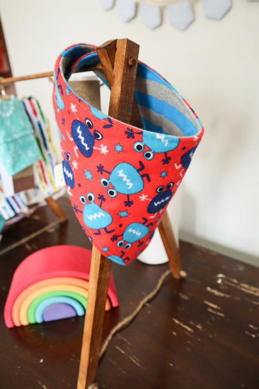Reversible & Adjustable Flannel Bibs